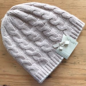 NWT Lemon O/S reversible cable knitted beanie color:berry
